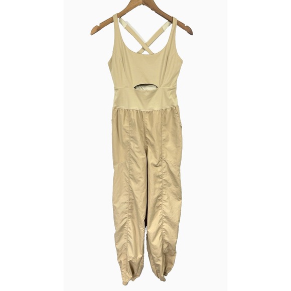 The Unbranded Brand Pants - Womens Activewear Cutout Joggers Jumpsuit Size S Beige Pockets Athletic Gym Run